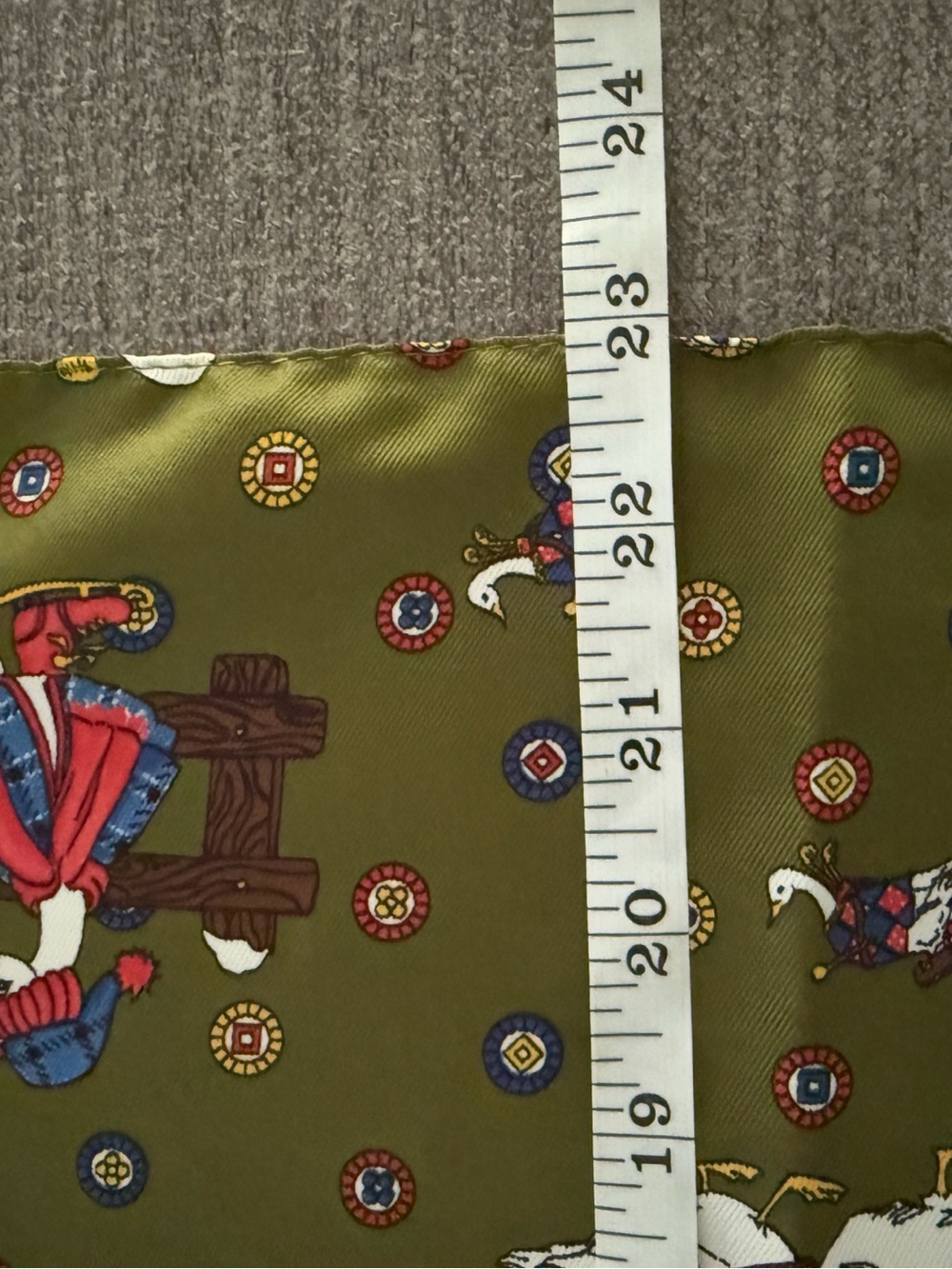 Vintage Scarf made In Italy 🇮🇹 Geese 🪿 Design Green Fall Winter Essential - Picture 5 of 7